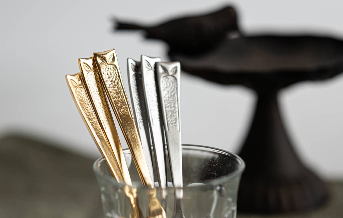 Tsubame Sanjo Gold Cutlery × Mino Ware Recycled Plate Set