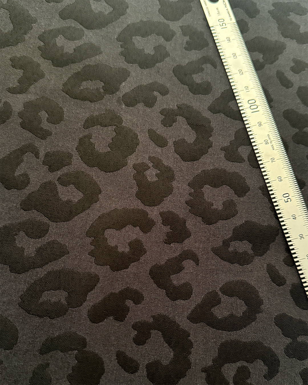 着物 単衣 【サヴァンナ・ブラック】 ヒョウ柄 豹柄 レオパード 黒