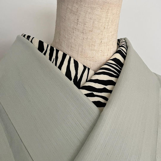 半衿 ゼブラ しまうま 半襟 アニマル オフ白 黒 モノトーン ユニセックス