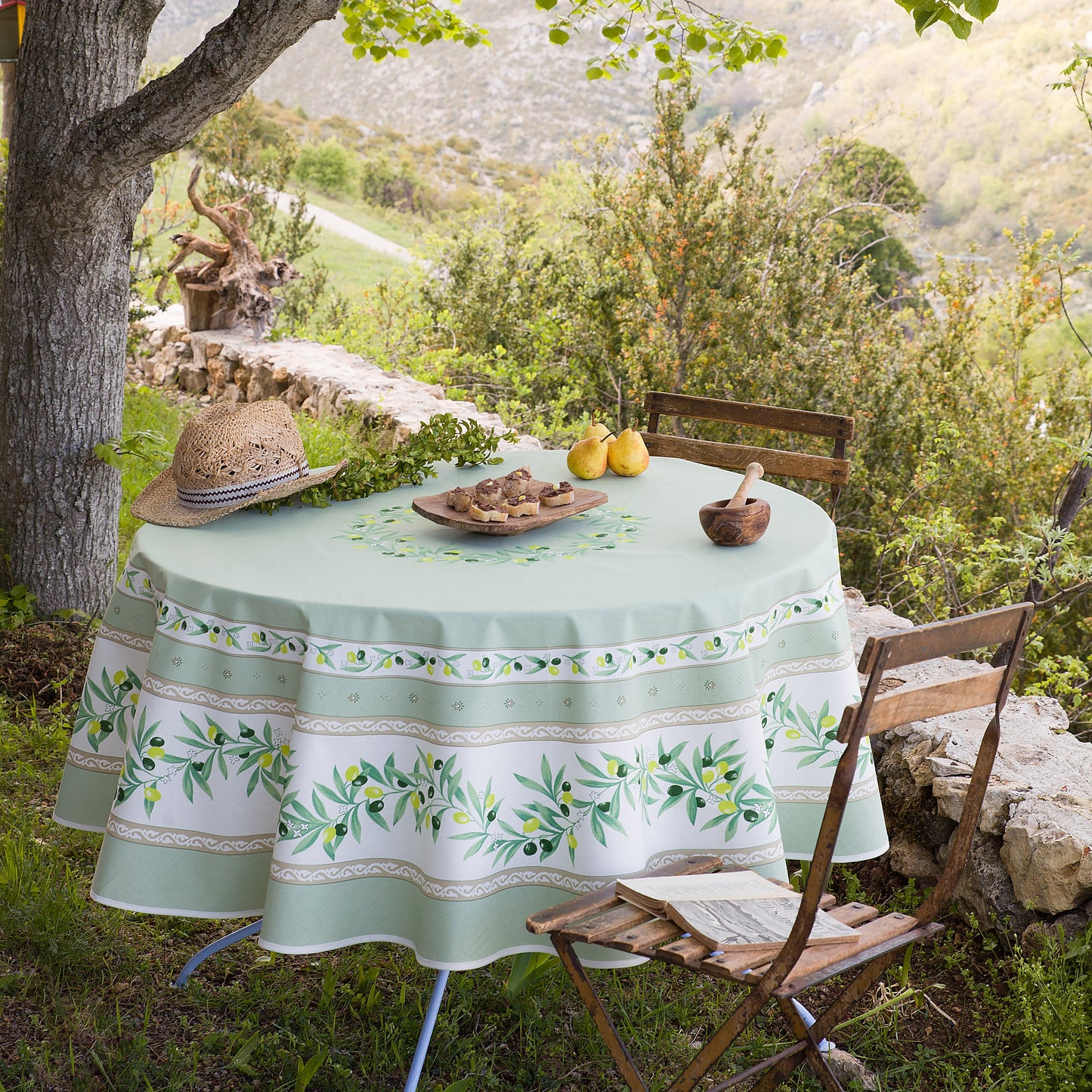 オリーブフラワーテーブルクロス180(撥水)