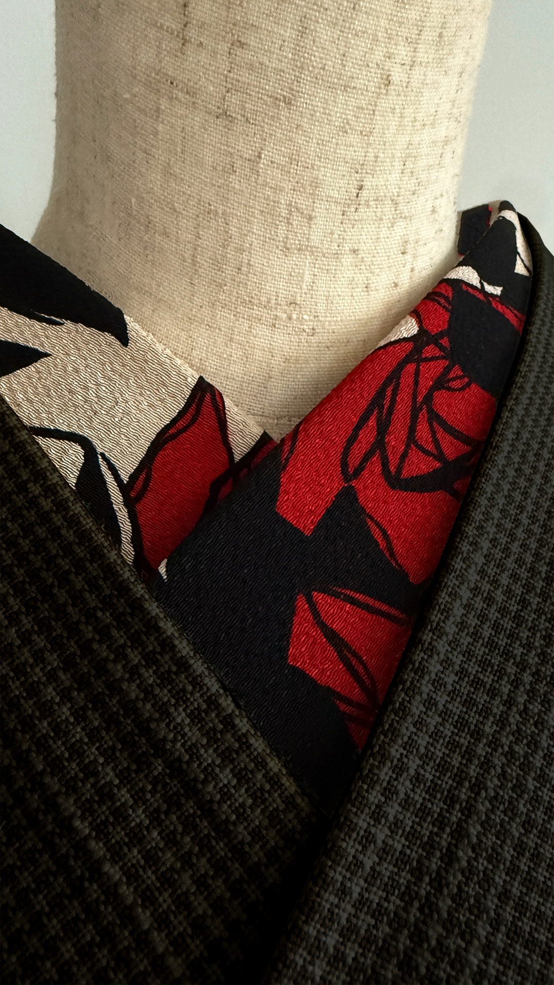 半衿 レトロモダン ちりめん 砂色に深緋の夢二薔薇 縮緬 半襟