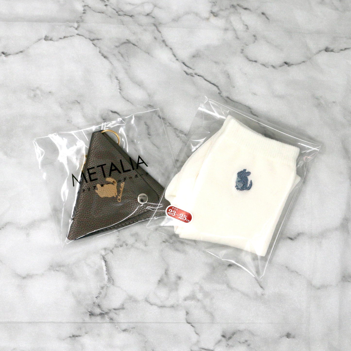 チンチラ刺繍靴下（キーポーチ付き）