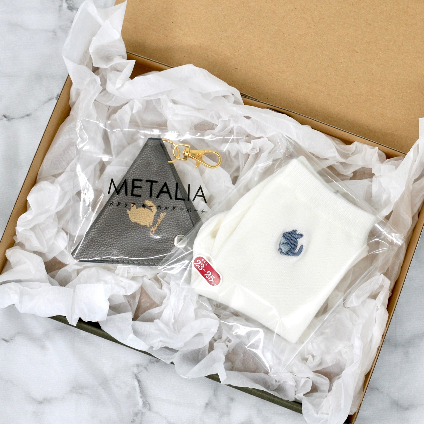 チンチラ刺繍靴下（キーポーチ付き）