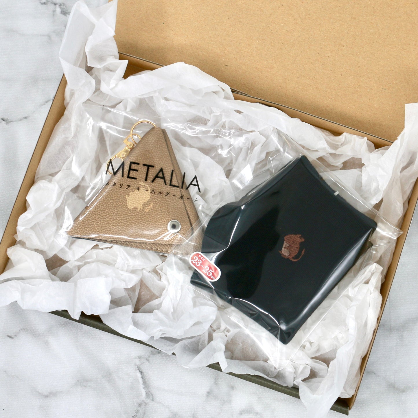 デグー刺繍靴下（キーポーチ付き）