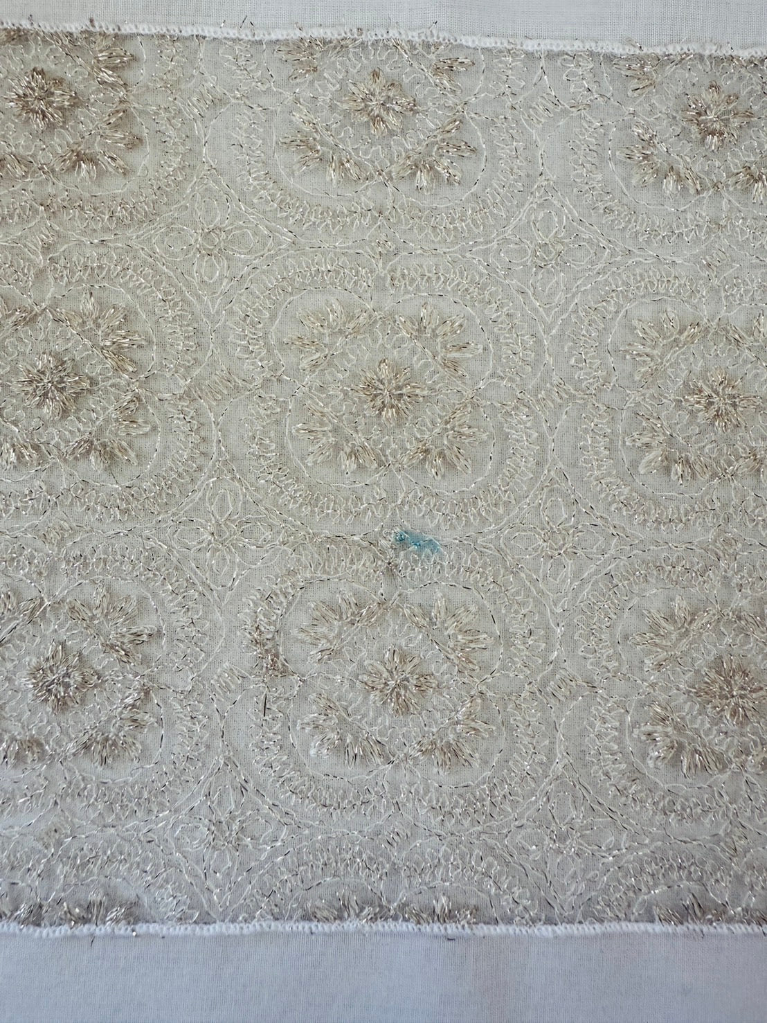 【訳あり】半衿 雪華の刺繍 レース半襟 シャンパン かわいい 金糸 オールシーズン 夏も