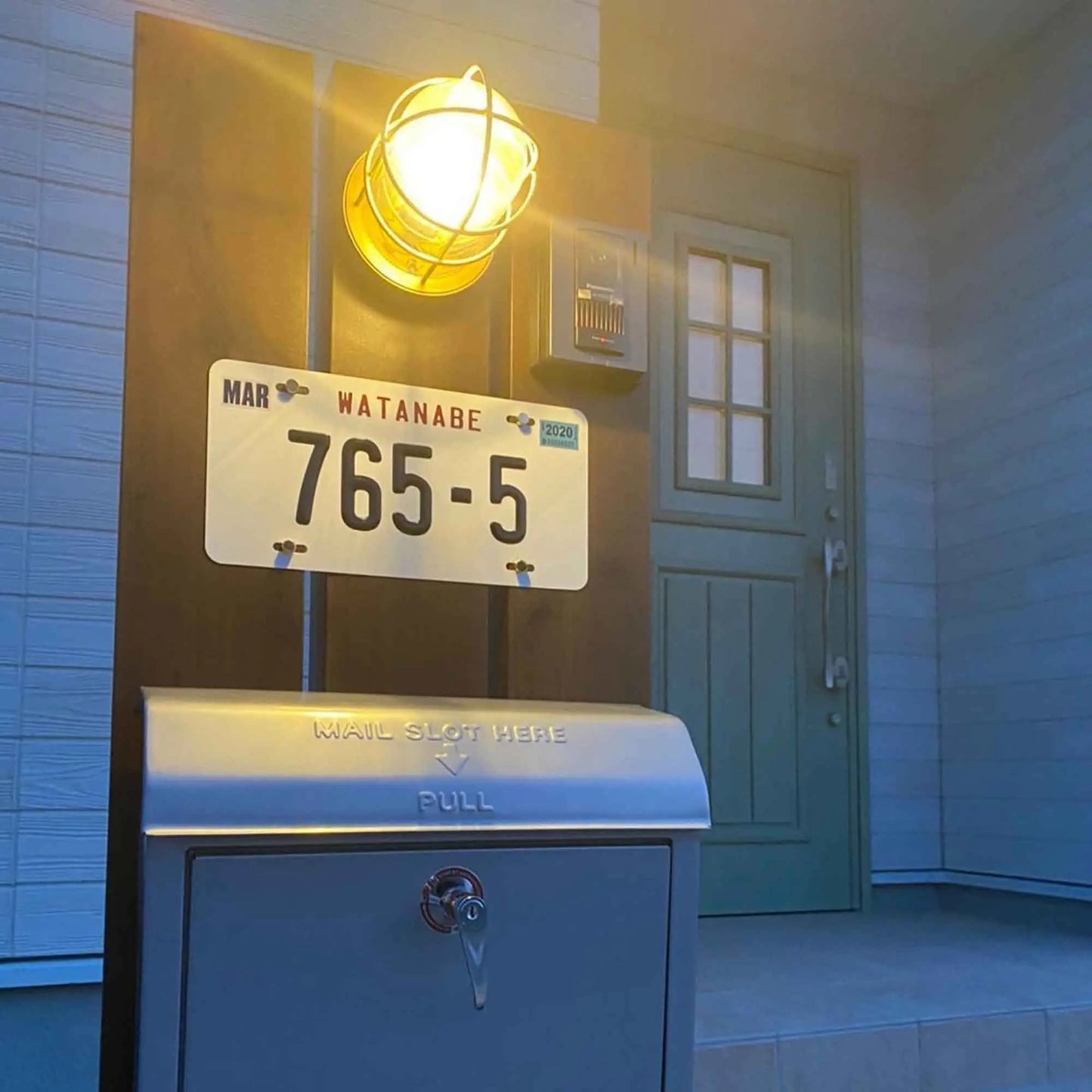 カスタムライセンスプレート型看板 【大・US車用】メイン/オリジナルアメリカエンボスナンバープレート おしゃれ表札看板