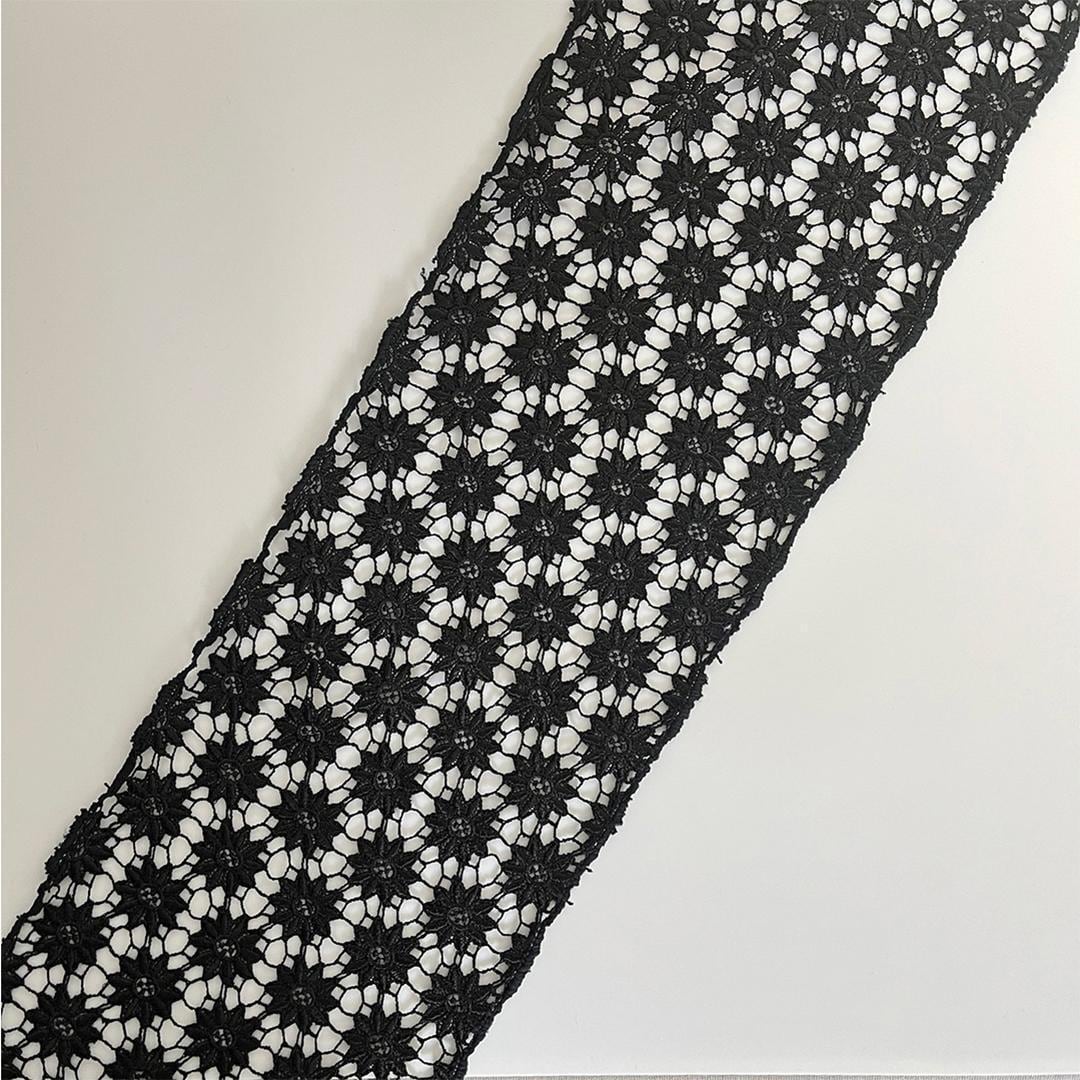 半衿 フラワーメダリオンのブラックレース 黒 花 半襟 ゴシック 成人式 前撮り