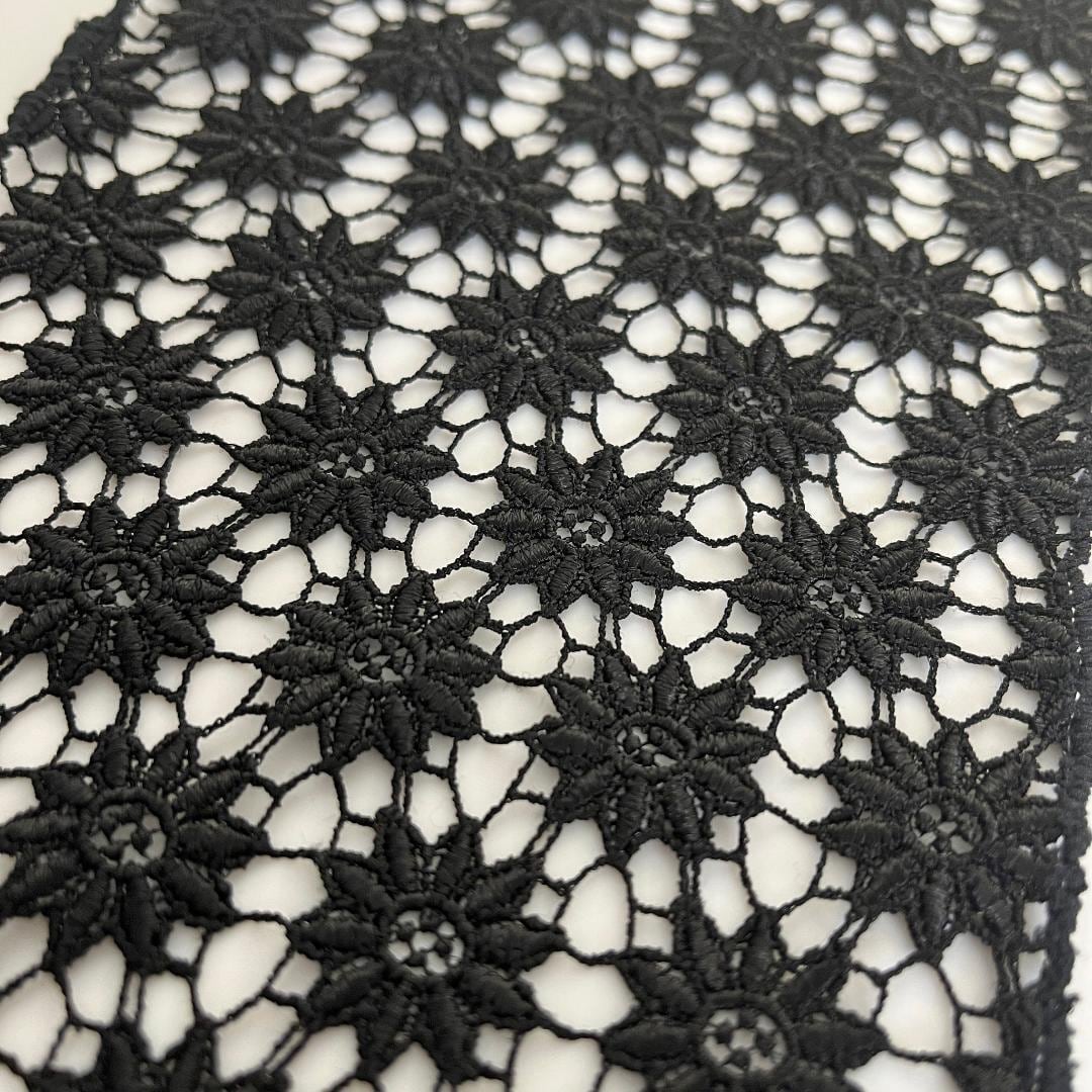 半衿 フラワーメダリオンのブラックレース 黒 花 半襟 ゴシック 成人式 前撮り